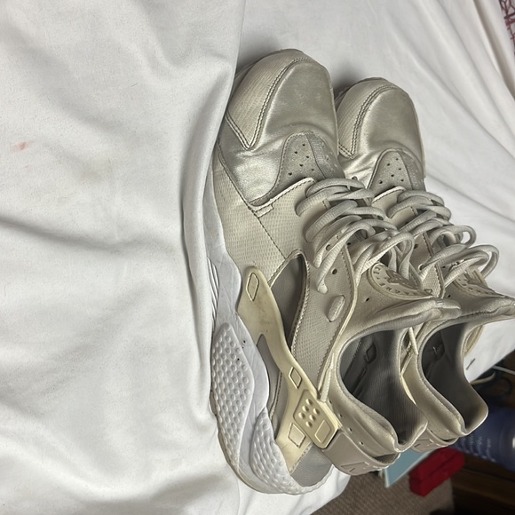 Shoes(off white) - Picture 2 of 4